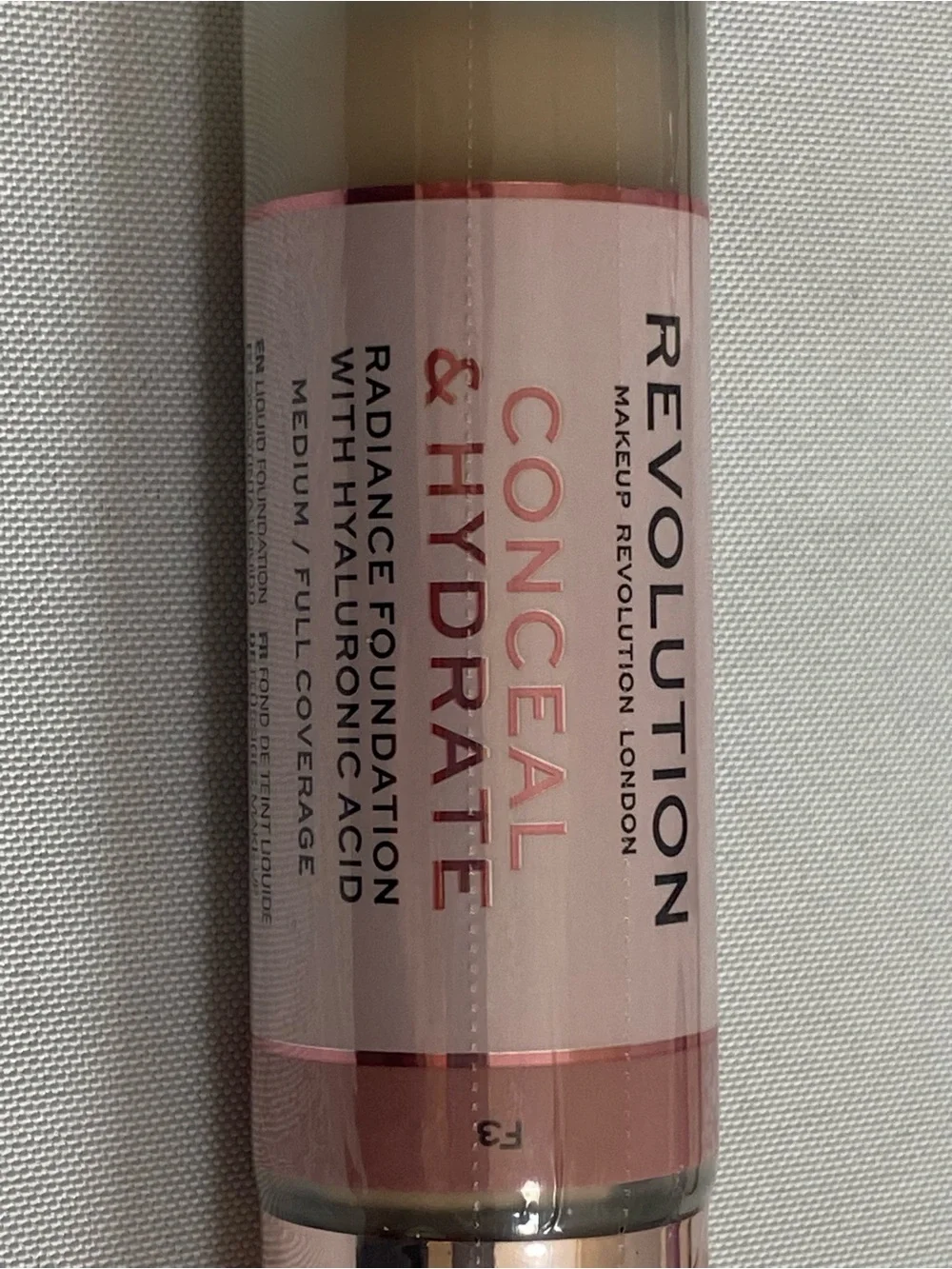 Real Techniques Radiance Conceal & Hydrate Serum Foundation – Pink Beige Bottle